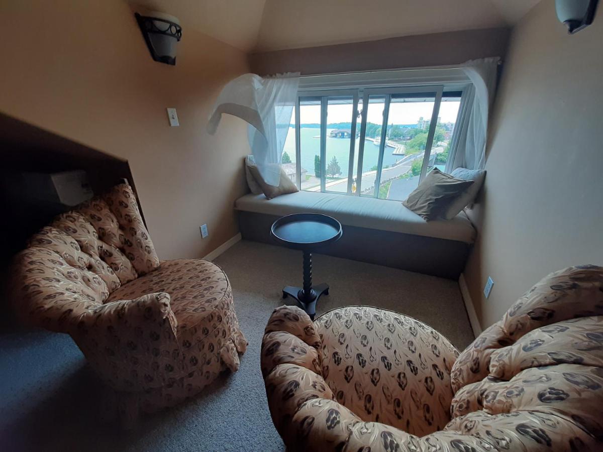 Stonewater Manor B&B Gananoque Εξωτερικό φωτογραφία