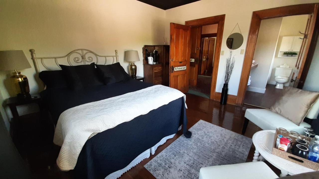 Stonewater Manor B&B Gananoque Εξωτερικό φωτογραφία