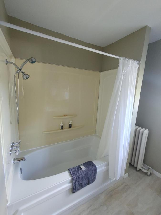 Stonewater Manor B&B Gananoque Εξωτερικό φωτογραφία