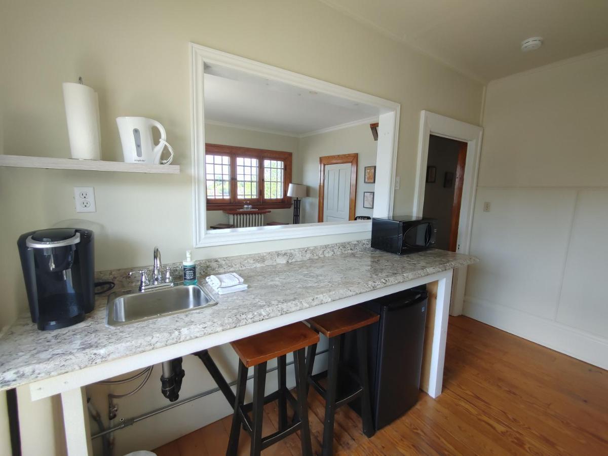 Stonewater Manor B&B Gananoque Εξωτερικό φωτογραφία
